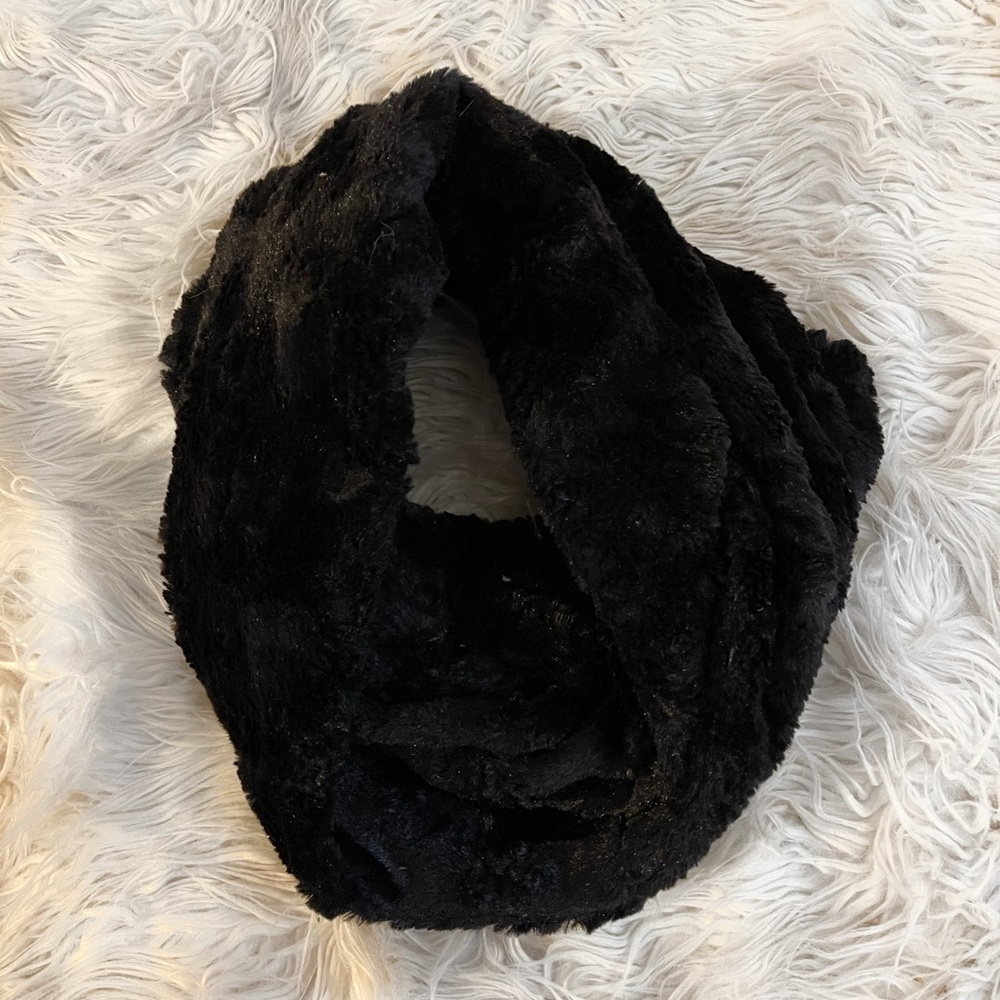 Infinity scarf 🧣 - Picture 2 of 2
